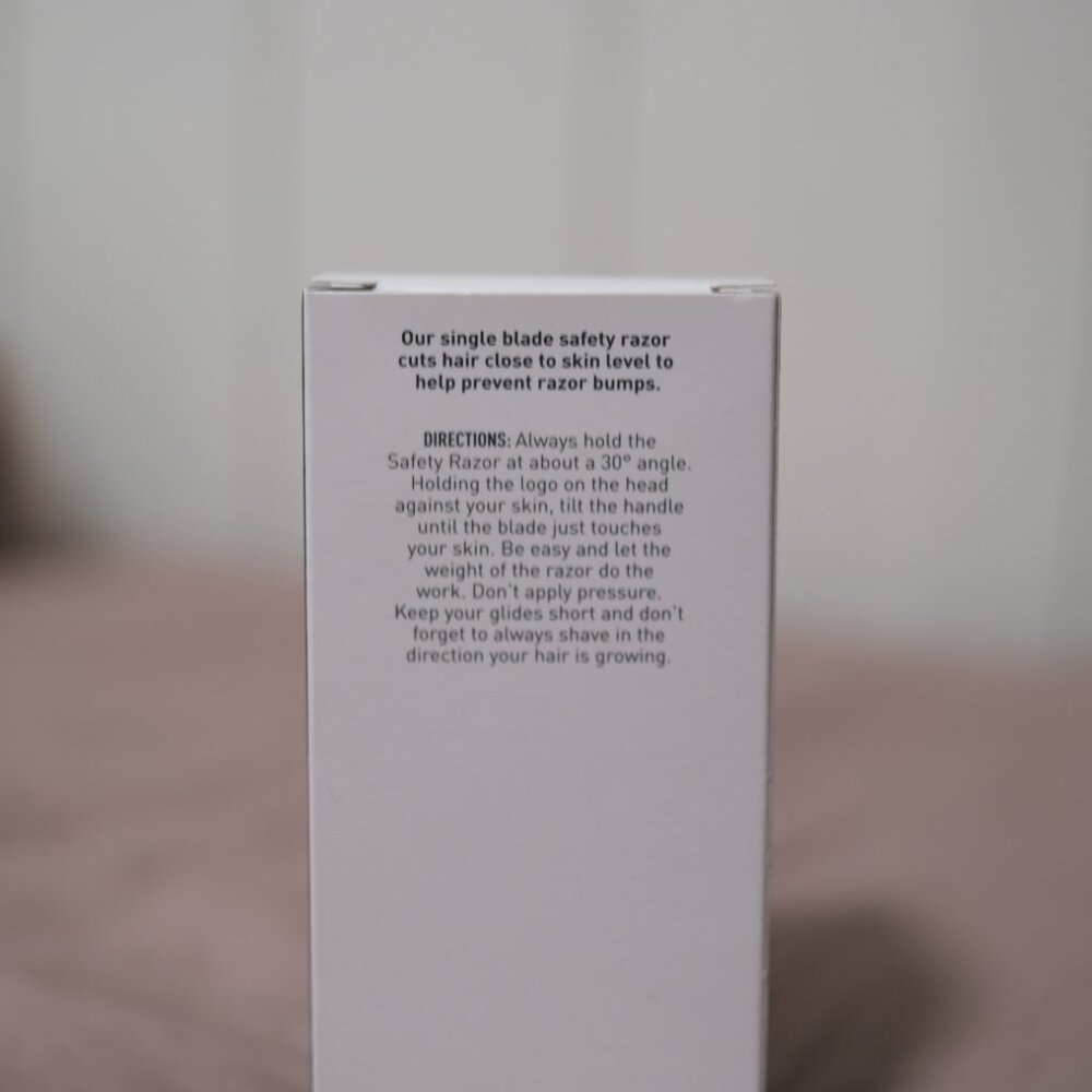 Bevel Shave Safety Razor + Shave Cream with Aloe Vera Set | 1 Razor, 10 Blades - Picture 5 of 9